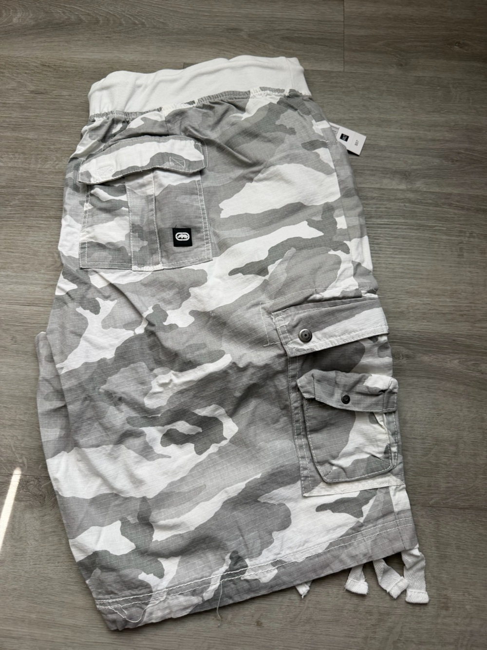 NWT Ecko Unlimited Men's Big & Tall Gray White Camo Cargo Shorts
